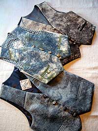 Gilets aus Wolle, Seide und Leinen